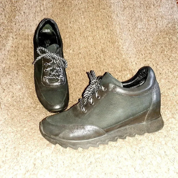 LA PINTA-Black Nubuck/Shimmery Leather-Sneakers - Picture 1 of 7